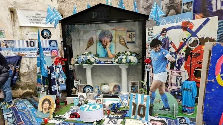SSC Napoli Fan Walk – Explore Maradona's Naples