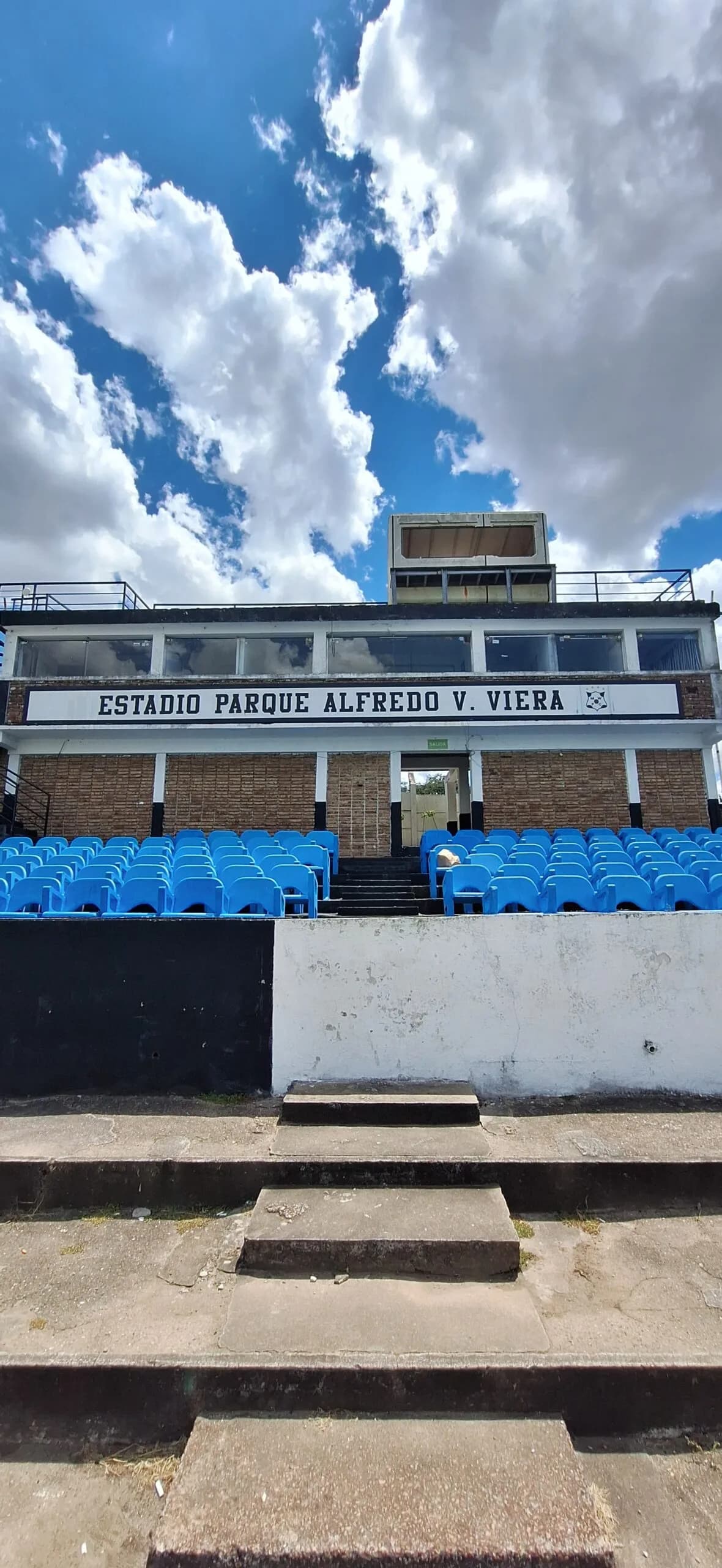 Montevideo Wanderers – Match Day Experience | Tradition, Neighborhood, and Authentic Football