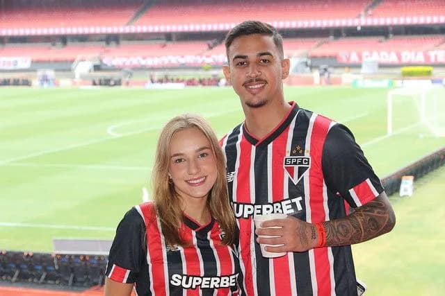 São Paulo FC VIP Matchday Experience: Open Bar & Open Food