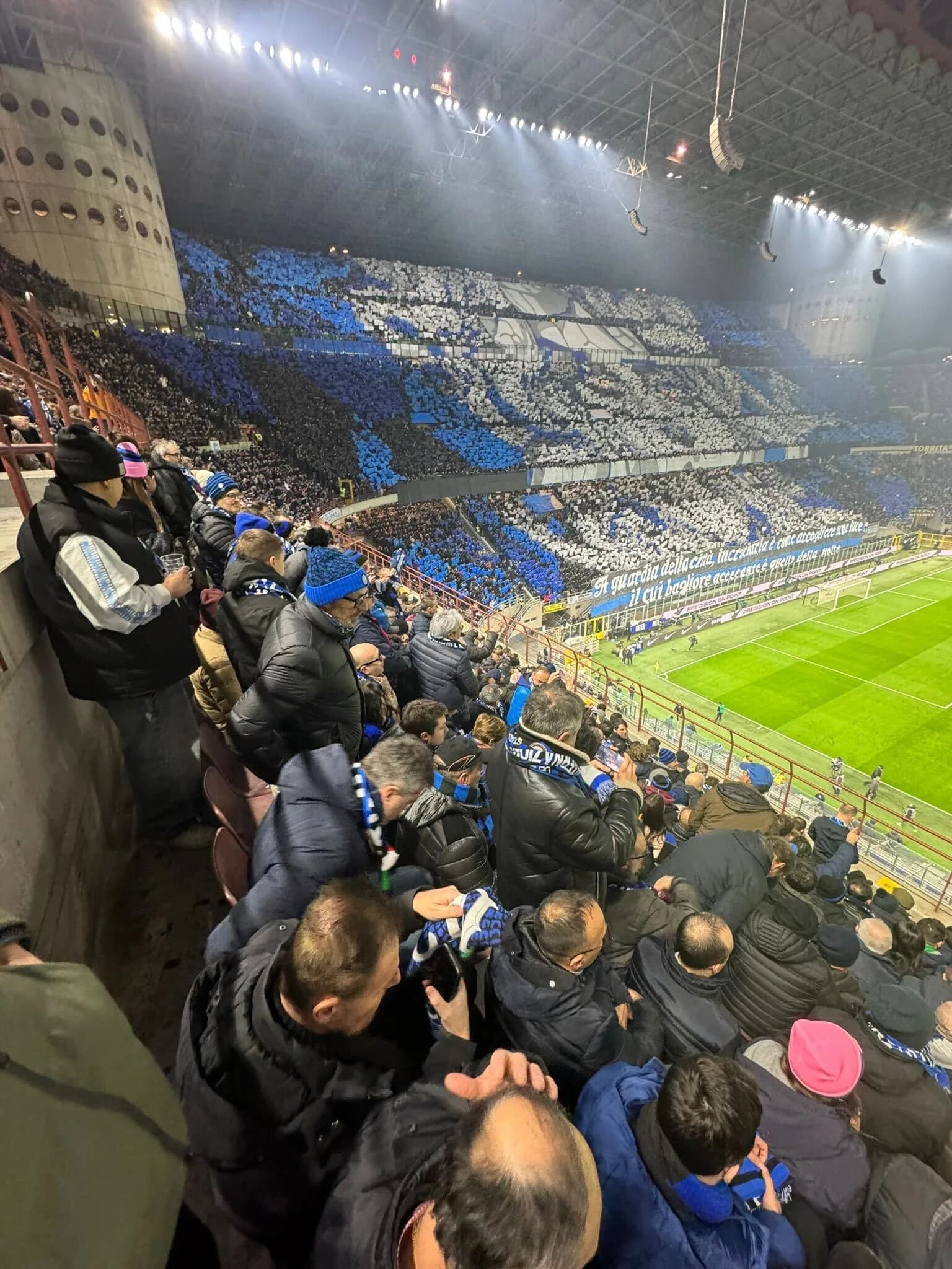 Live Internazionale together with a local at San Siro (Long Side Middle)