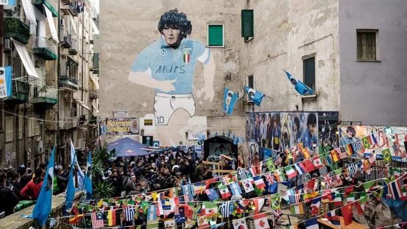 Diego Armando Maradona Walking Tour in Naples with local food Tasting