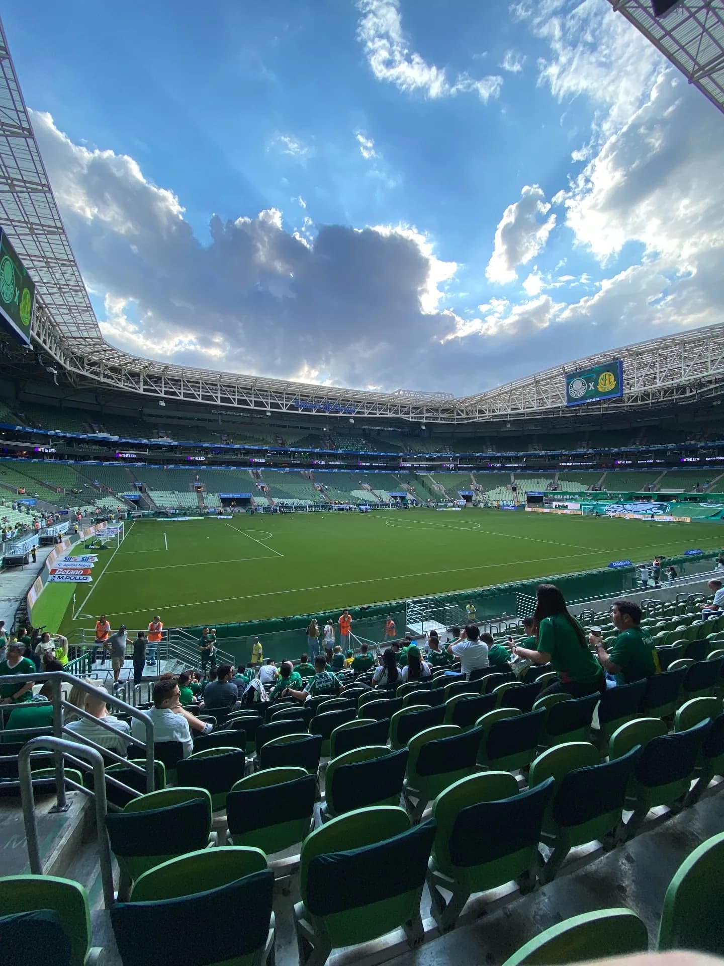 Palmeiras VIP Matchday Experience – Long Side Hospitality Seats + Foods & Drinks