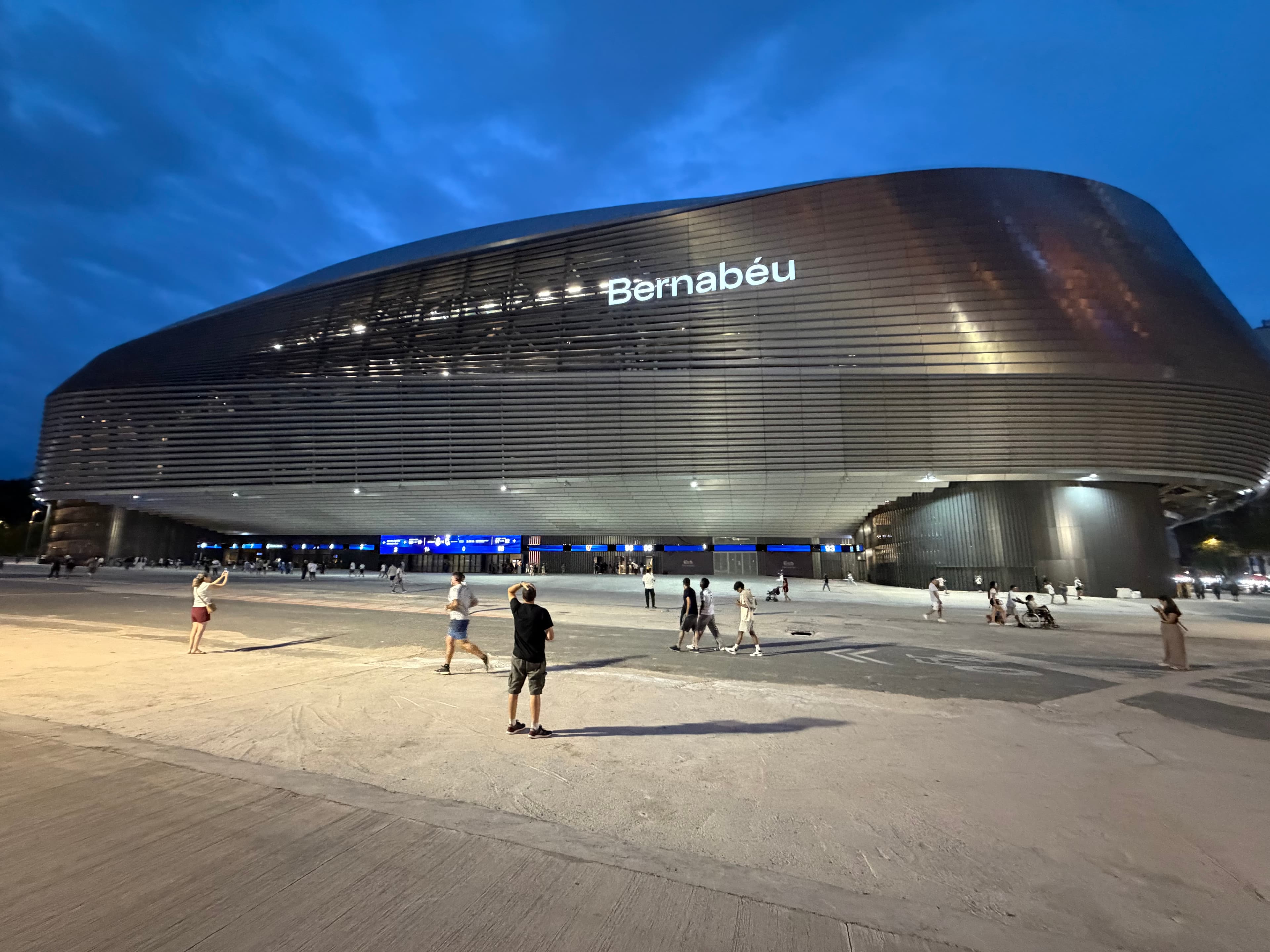 Real Madrid Matchday: Category 2 Ticket, Beer & Tapas